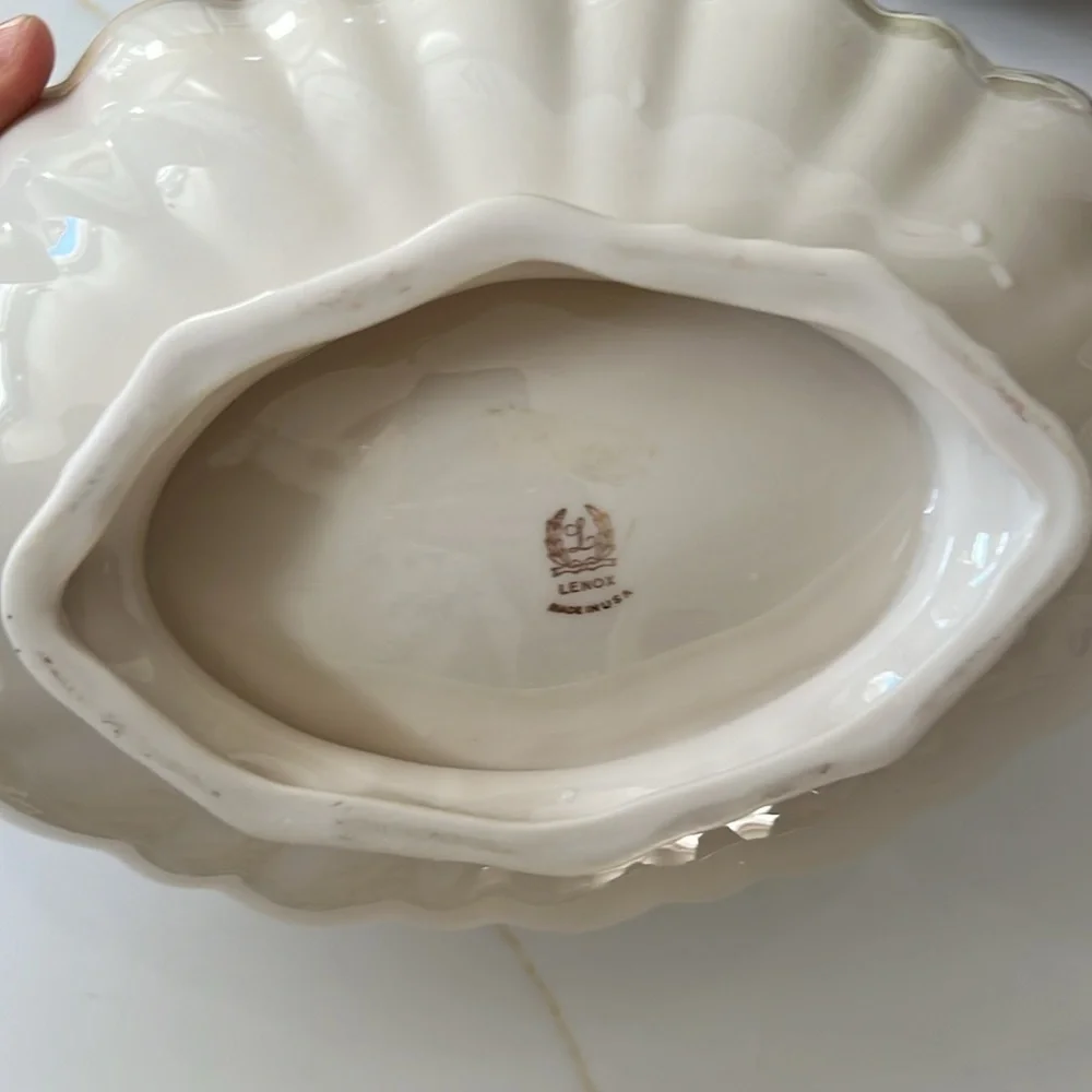 Lenox Vintage Symphony Centerpiece with Gold Trim